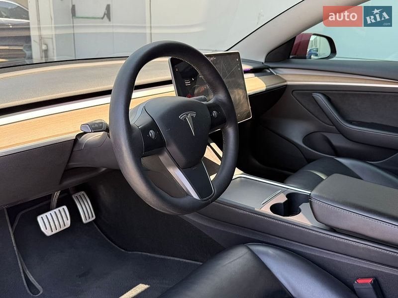 Седан Tesla Model 3 2021 в Киеве