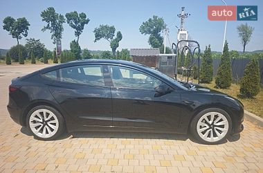 Седан Tesla Model 3 2022 в Ужгороді