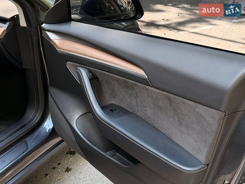 Седан Tesla Model 3 2022 в Києві