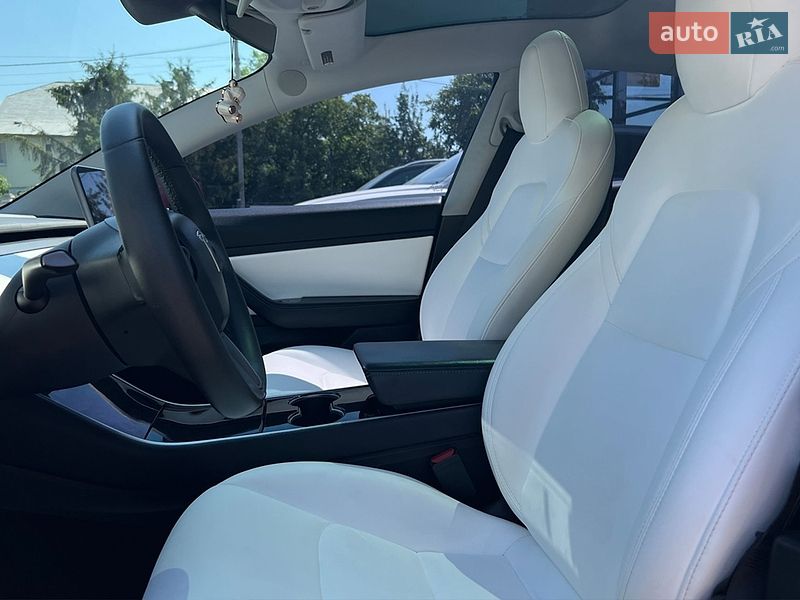 Седан Tesla Model 3 2019 в Ивано-Франковске