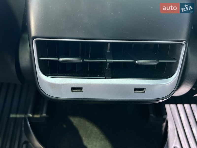 Седан Tesla Model 3 2019 в Ивано-Франковске