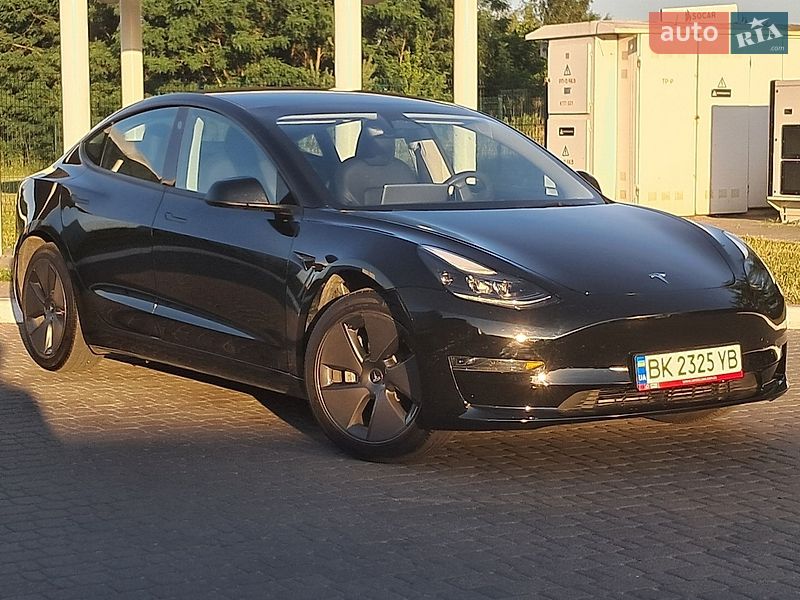Tesla Model 3 2023