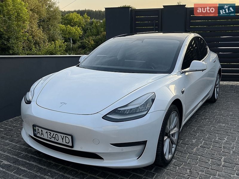 Tesla Model 3 2020