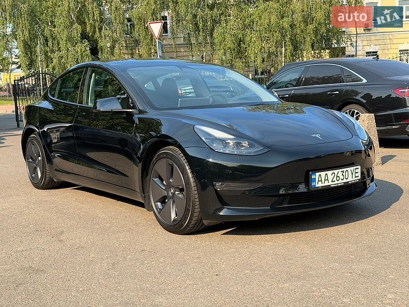 Tesla Model 3 2021