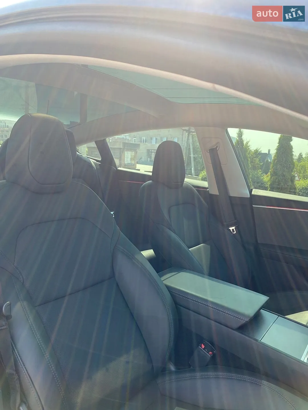 2025 Tesla Model 3 - мініатюра 9