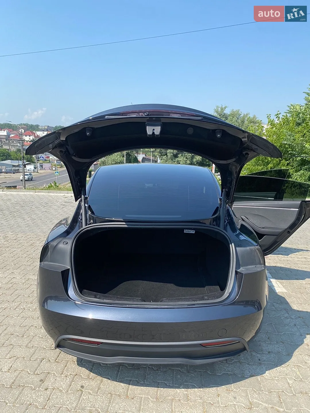 2025 Tesla Model 3 - мініатюра 13