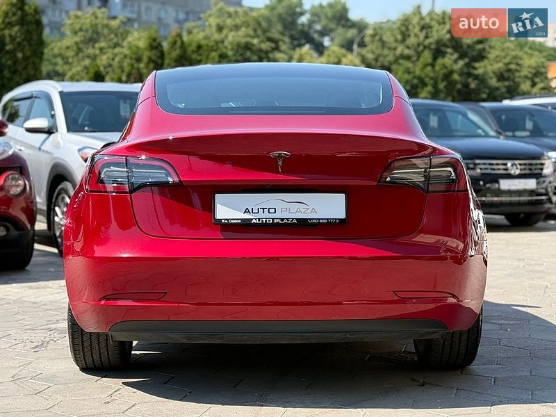 Седан Tesla Model 3 2023 в Одесі