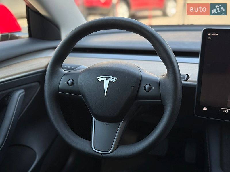 Седан Tesla Model 3 2023 в Одесі