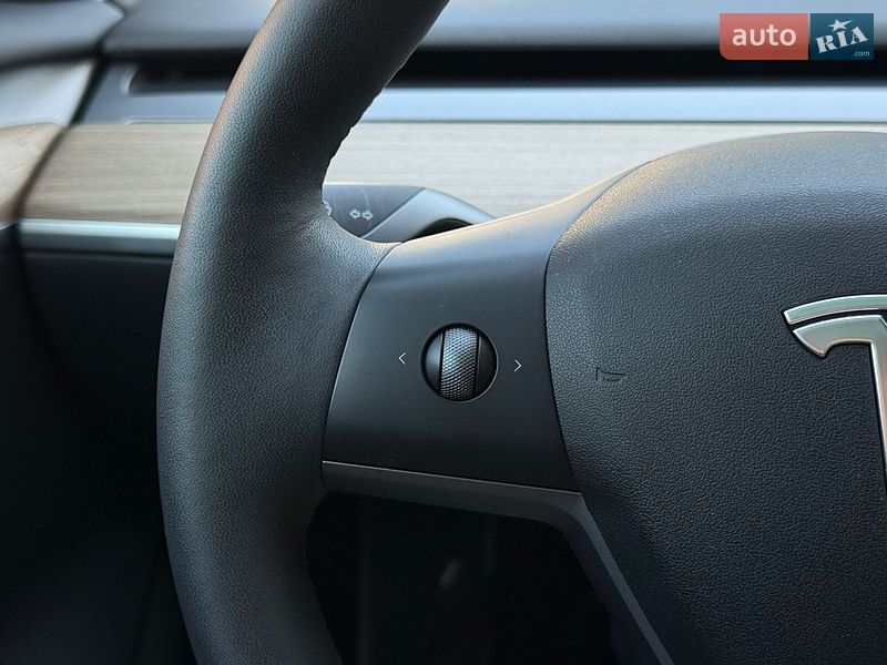 Седан Tesla Model 3 2023 в Одесі