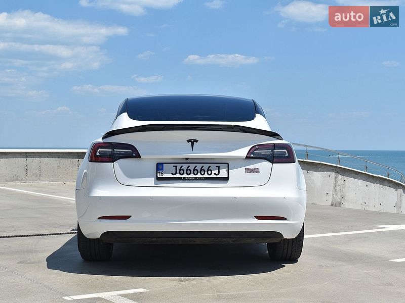 Седан Tesla Model 3 2020 в Одесі