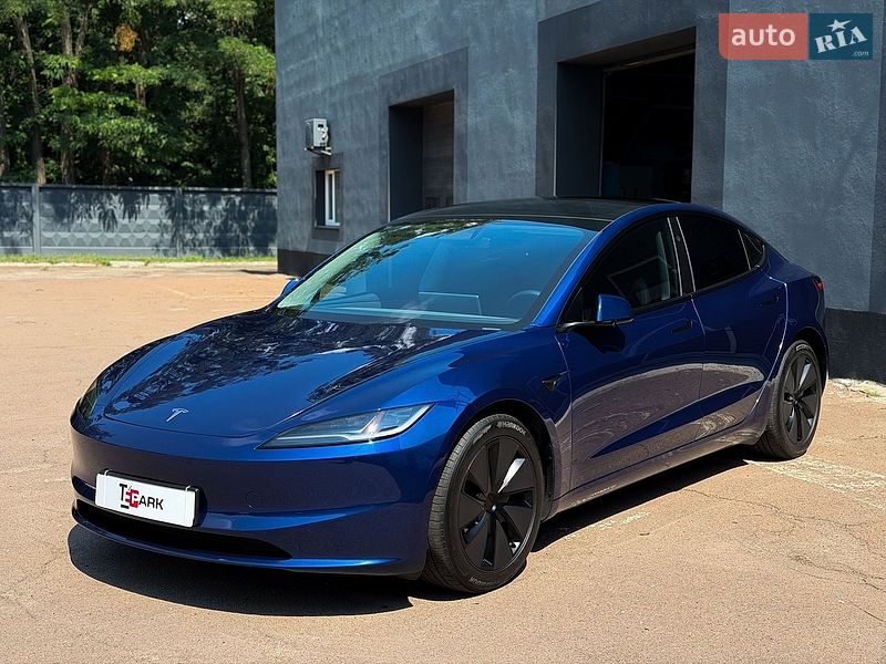Седан Tesla Model 3 2024 в Киеве