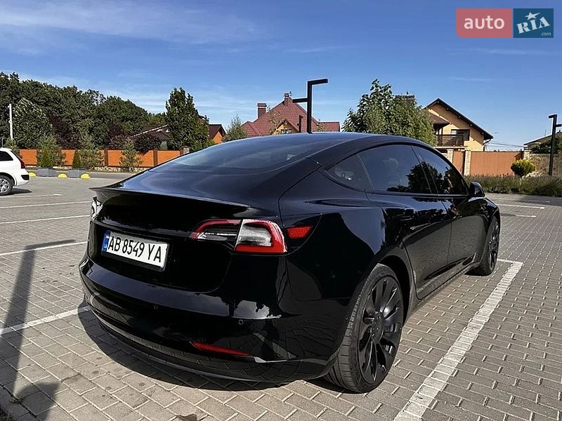 Седан Tesla Model 3 2021 в Житомире