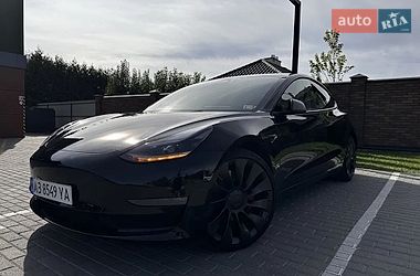 Седан Tesla Model 3 2021 в Житомире
