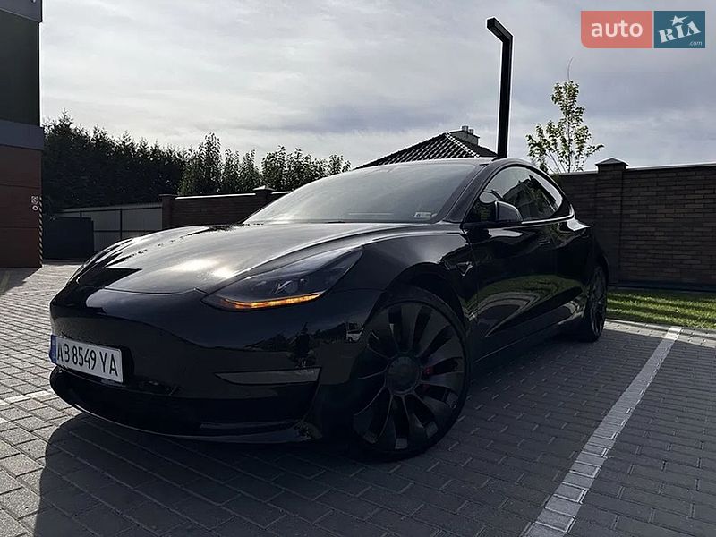 Седан Tesla Model 3 2021 в Житомире
