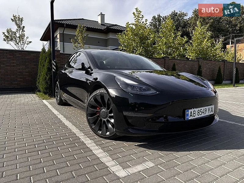 Седан Tesla Model 3 2021 в Житомире