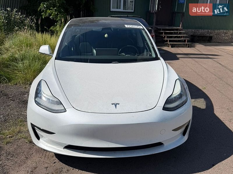 Седан Tesla Model 3 2020 в Житомире