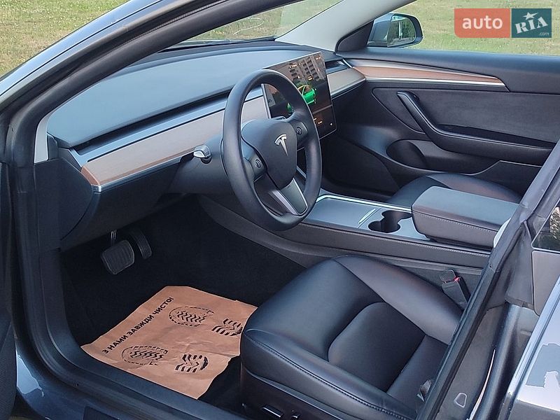 Седан Tesla Model 3 2023 в Полтаве