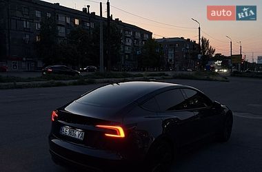 Седан Tesla Model 3 2024 в Дніпрі