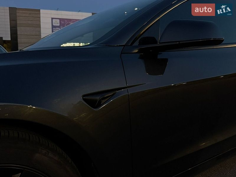 Седан Tesla Model 3 2024 в Дніпрі