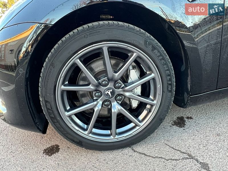 Седан Tesla Model 3 2020 в Радивилове