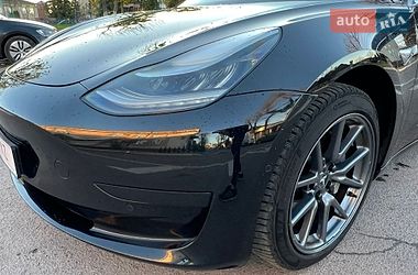Седан Tesla Model 3 2020 в Радивилове