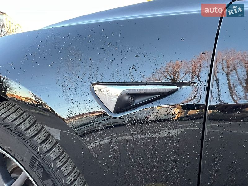 Седан Tesla Model 3 2020 в Радивилове