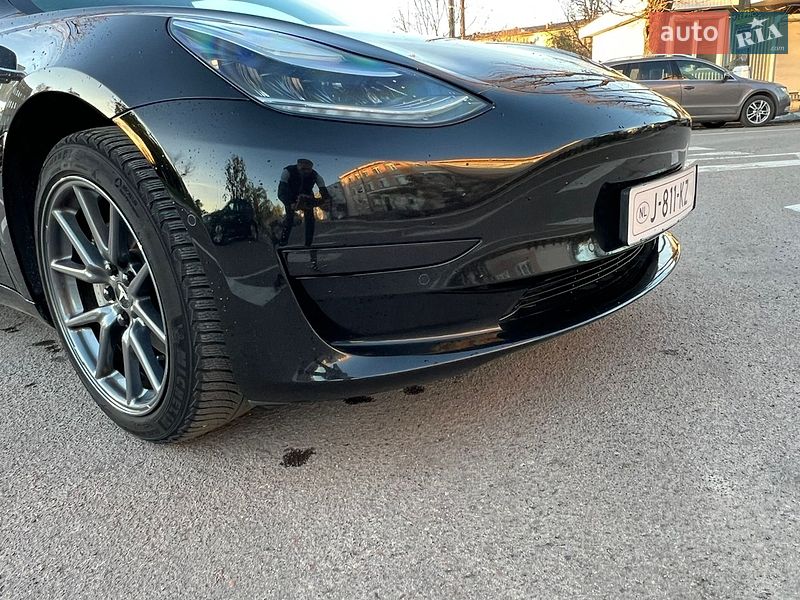 Седан Tesla Model 3 2020 в Радивилове