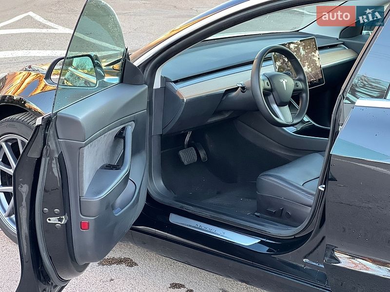Седан Tesla Model 3 2020 в Радивилове