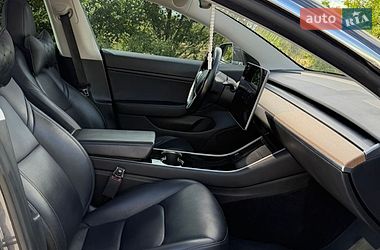 Седан Tesla Model 3 2018 в Кривому Розі