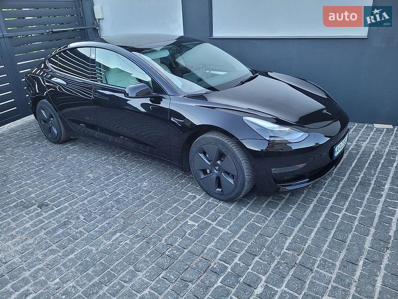 Tesla Model 3 2022