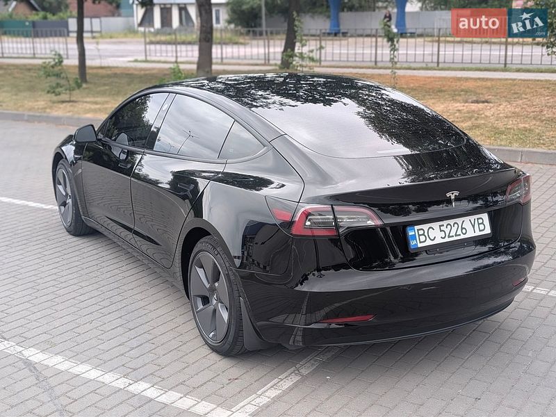 Седан Tesla Model 3 2021 в Коломые