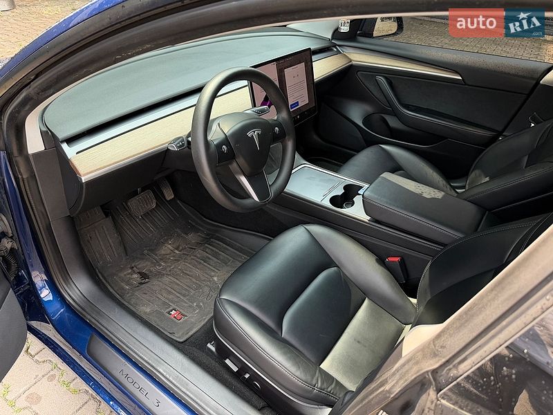 Седан Tesla Model 3 2021 в Киеве
