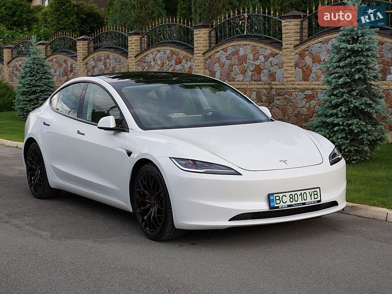 Tesla Model 3 2024