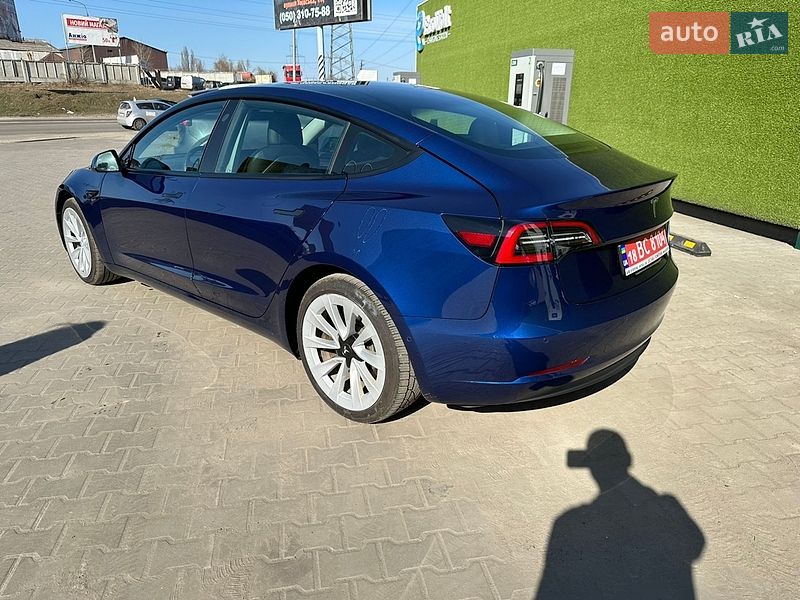 Седан Tesla Model 3 2022 в Києві