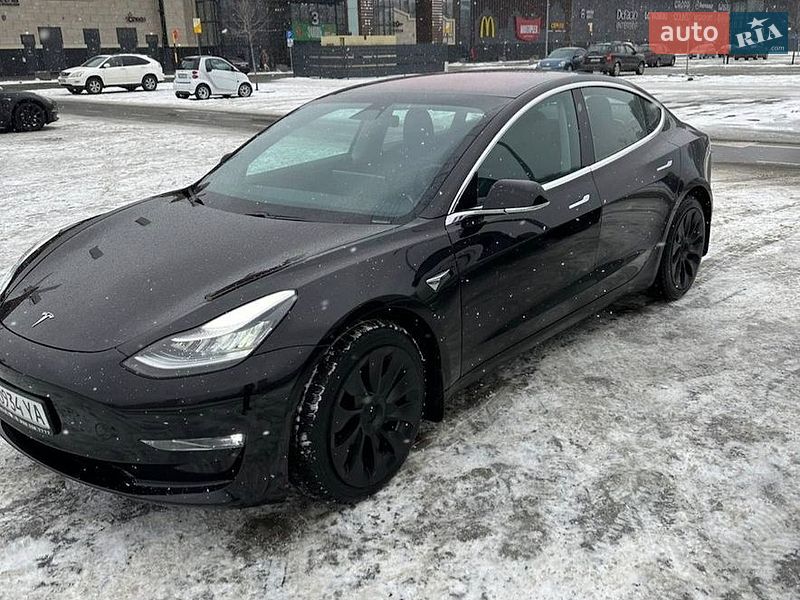 Седан Tesla Model 3 2018 в Києві