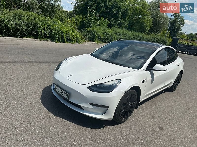 Седан Tesla Model 3 2022 в Днепре