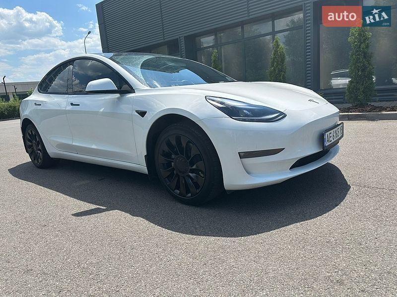 Седан Tesla Model 3 2022 в Днепре