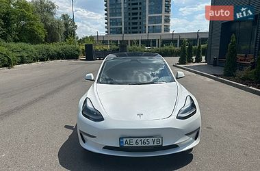 Седан Tesla Model 3 2022 в Днепре
