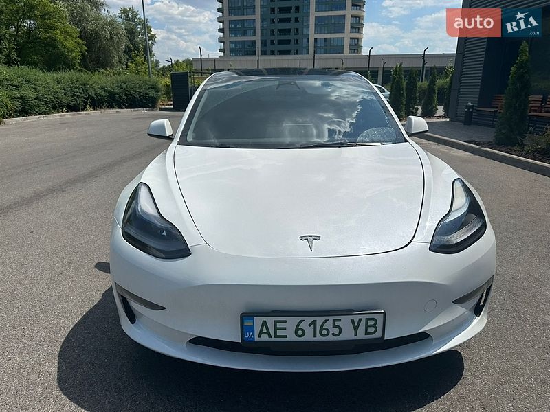 Седан Tesla Model 3 2022 в Днепре