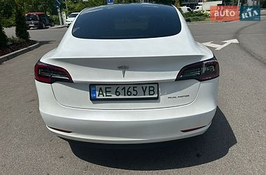 Седан Tesla Model 3 2022 в Днепре