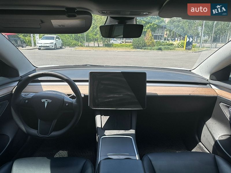 Седан Tesla Model 3 2022 в Днепре
