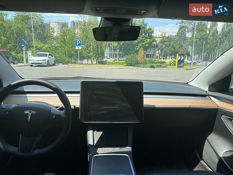 Седан Tesla Model 3 2022 в Днепре
