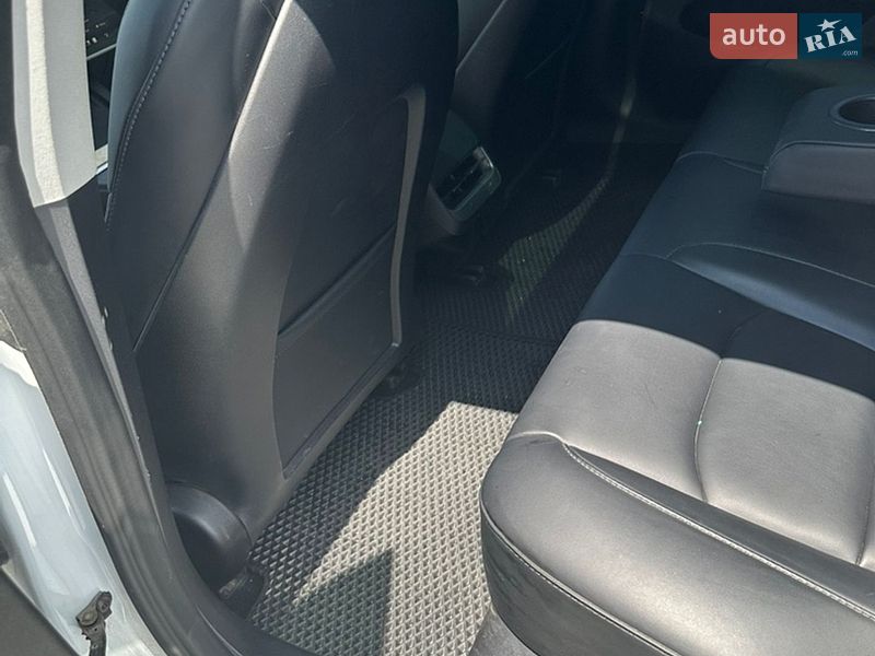 Седан Tesla Model 3 2022 в Днепре