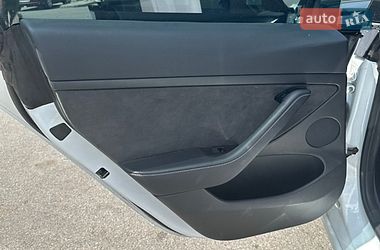 Седан Tesla Model 3 2022 в Днепре