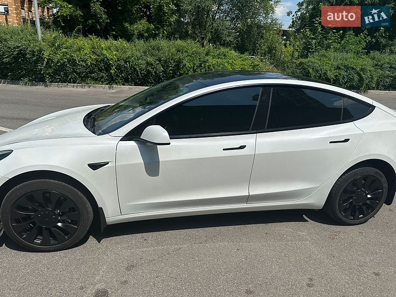 Седан Tesla Model 3 2022 в Днепре