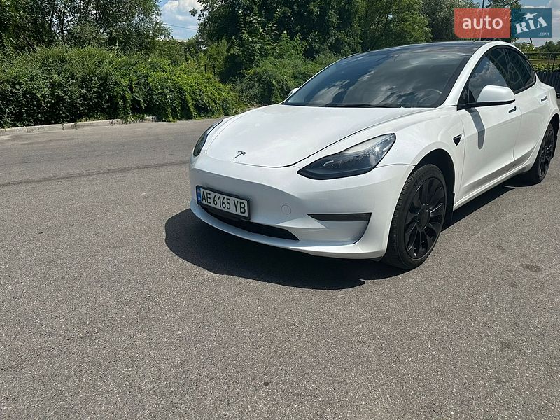 Седан Tesla Model 3 2022 в Днепре