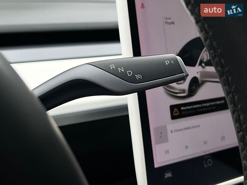 Седан Tesla Model 3 2021 в Львове