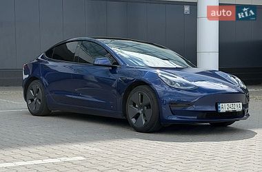 Седан Tesla Model 3 2021 в Киеве