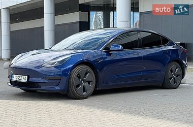 Седан Tesla Model 3 2021 в Киеве