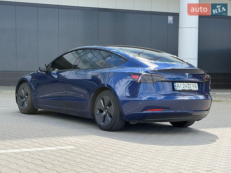 Седан Tesla Model 3 2021 в Киеве